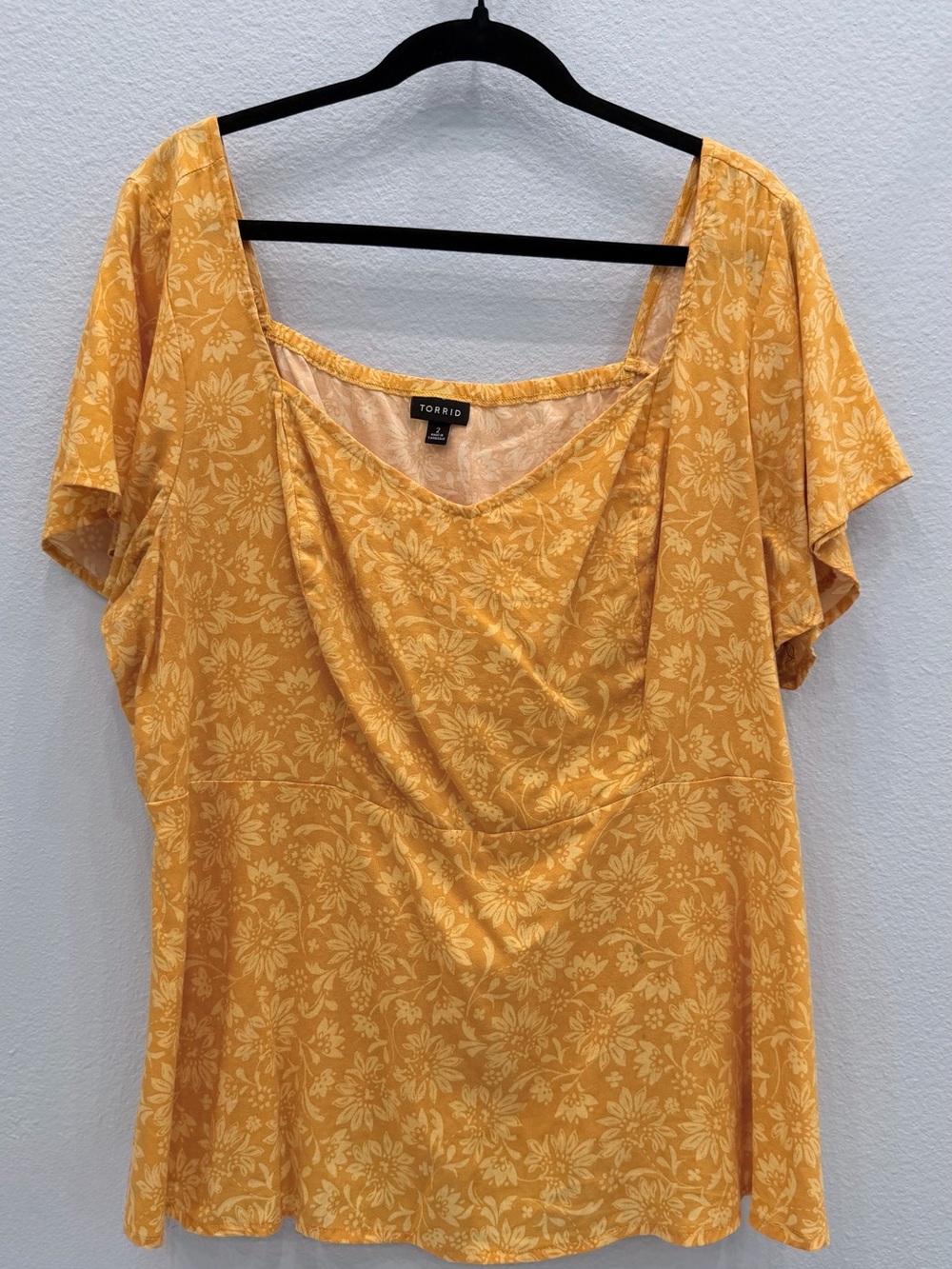 Torrid Size 2X Mustard Yellow Floral Babydoll Top Flutter Sleeve Rayon